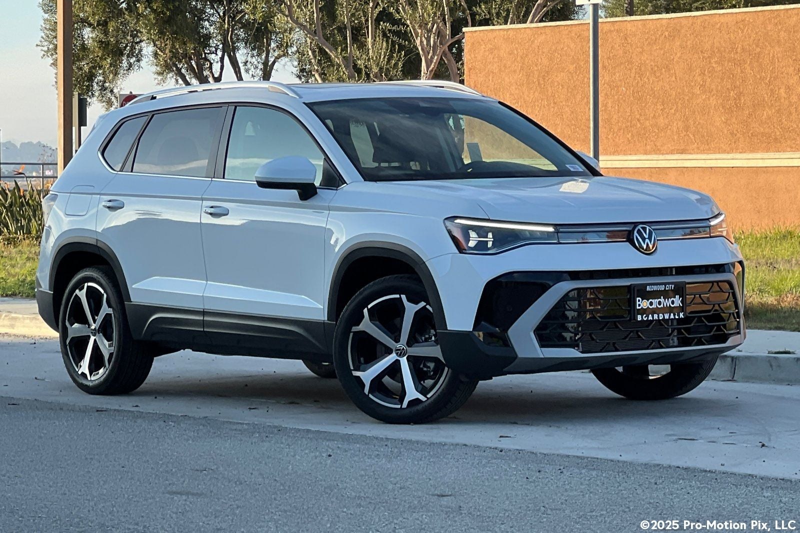 2026 Volkswagen Taos 1.5T SEL in Pure White — front three-quarter view