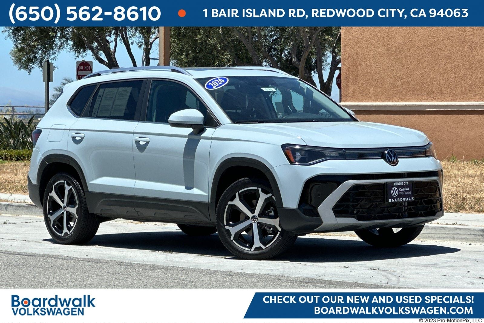 2026 Volkswagen Taos 1.5T SEL in Monument Gray — front three-quarter view