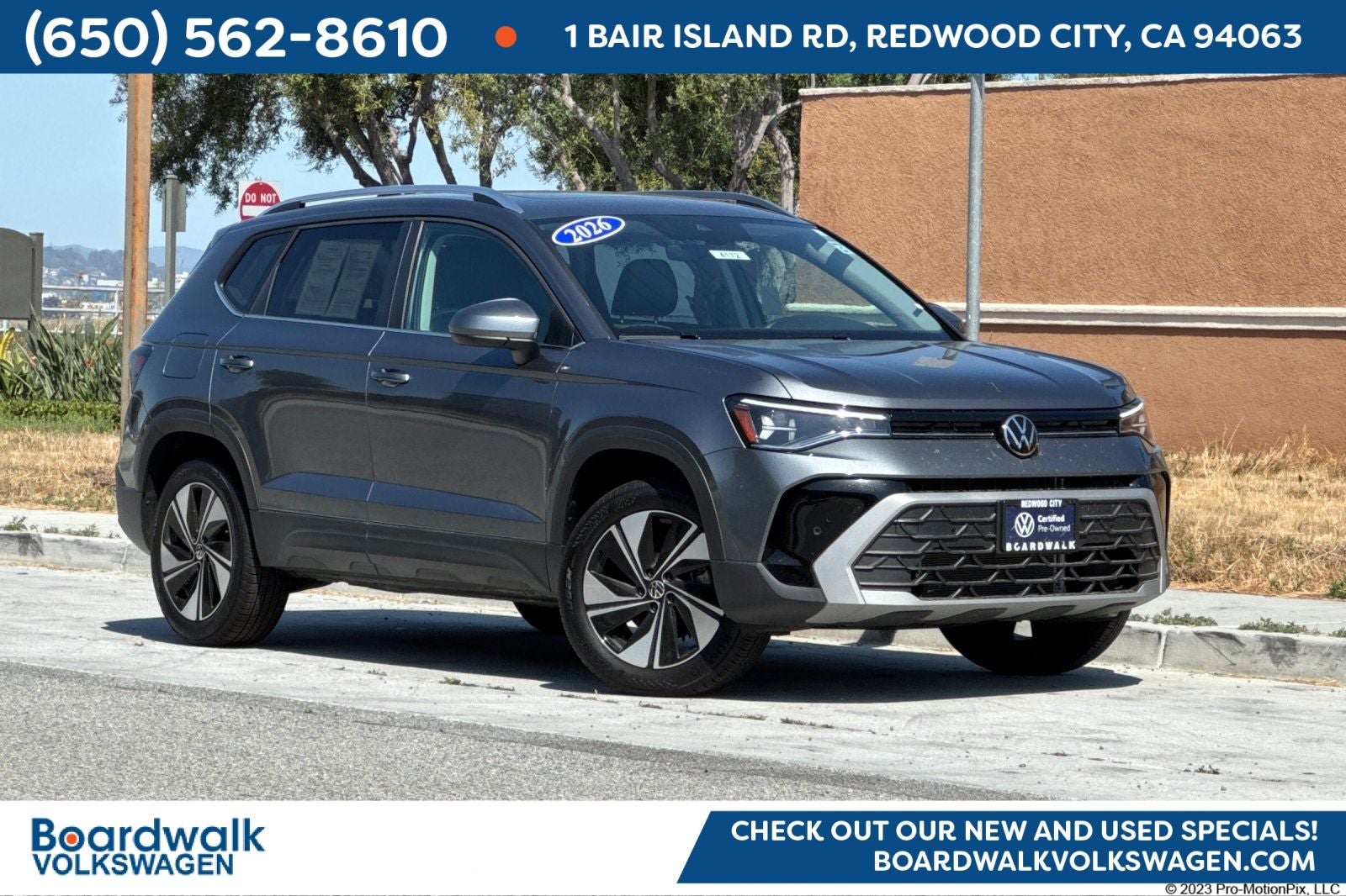 2026 Volkswagen Taos 1.5T SE in Platinum Gray Metallic — front three-quarter view