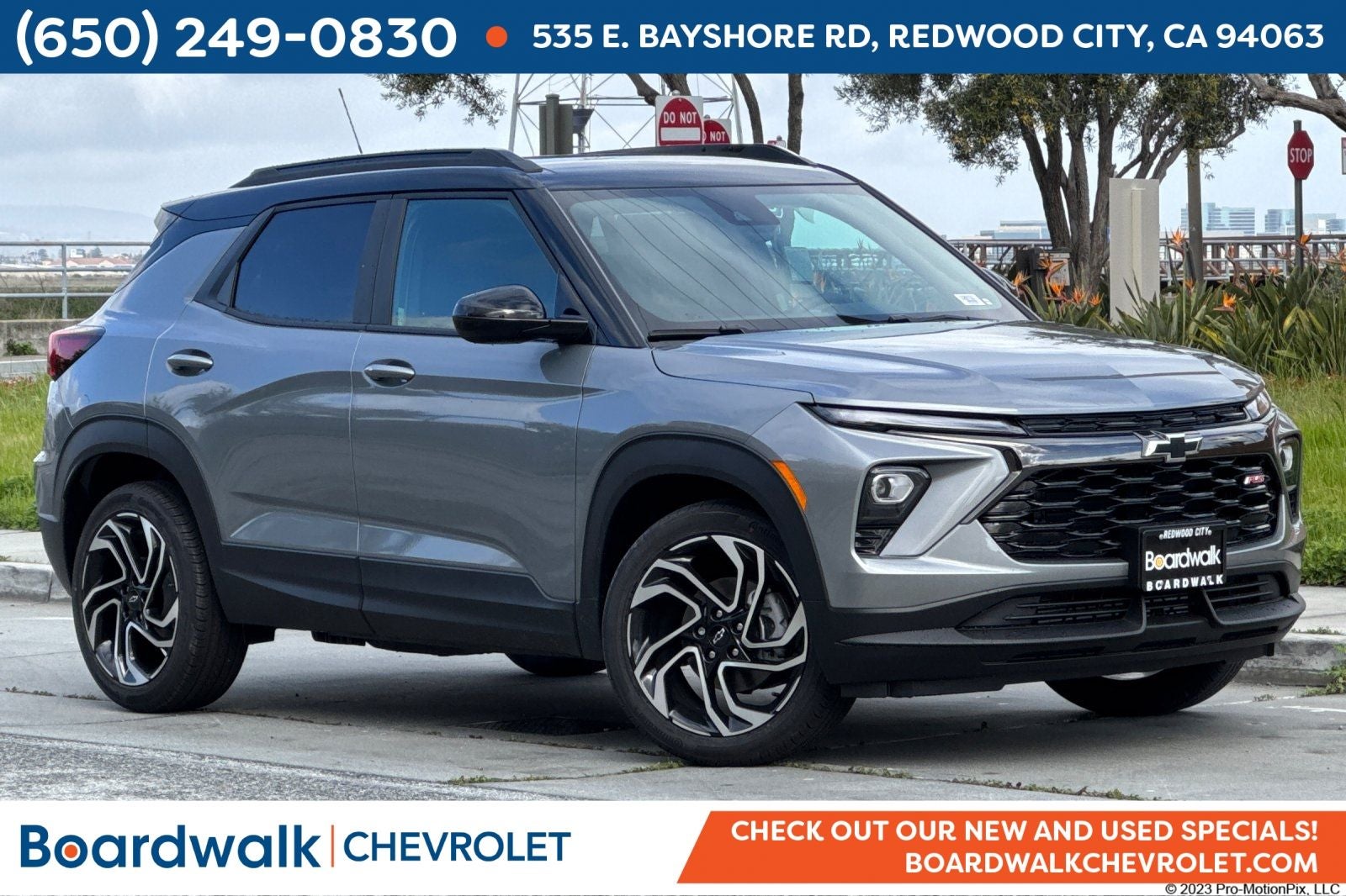 2025 Chevrolet TrailBlazer RS in Sterling Gray Metallic — front three-quarter view